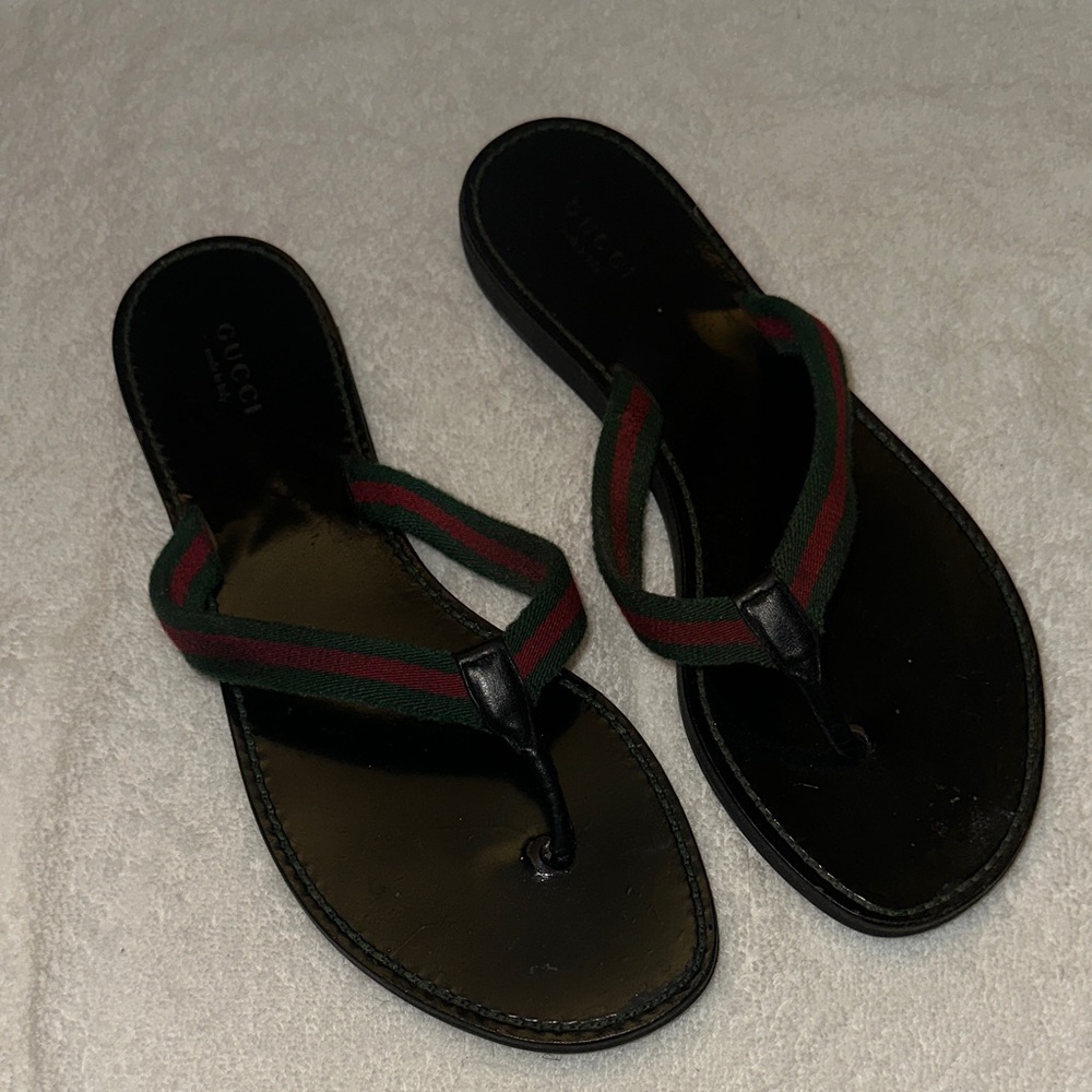 Gucci Black Leather Thong Sandals with Green-Red Web Stripe